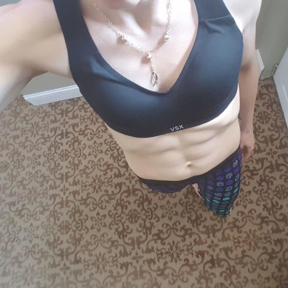 Meet your Posher, Estela